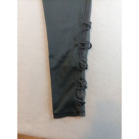 Victoria's Secret Womens Cut Out Leggings Size 12 Black Workout Yoga - Picture 2 of 8